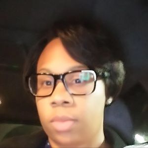 Meet your Posher, Ebony